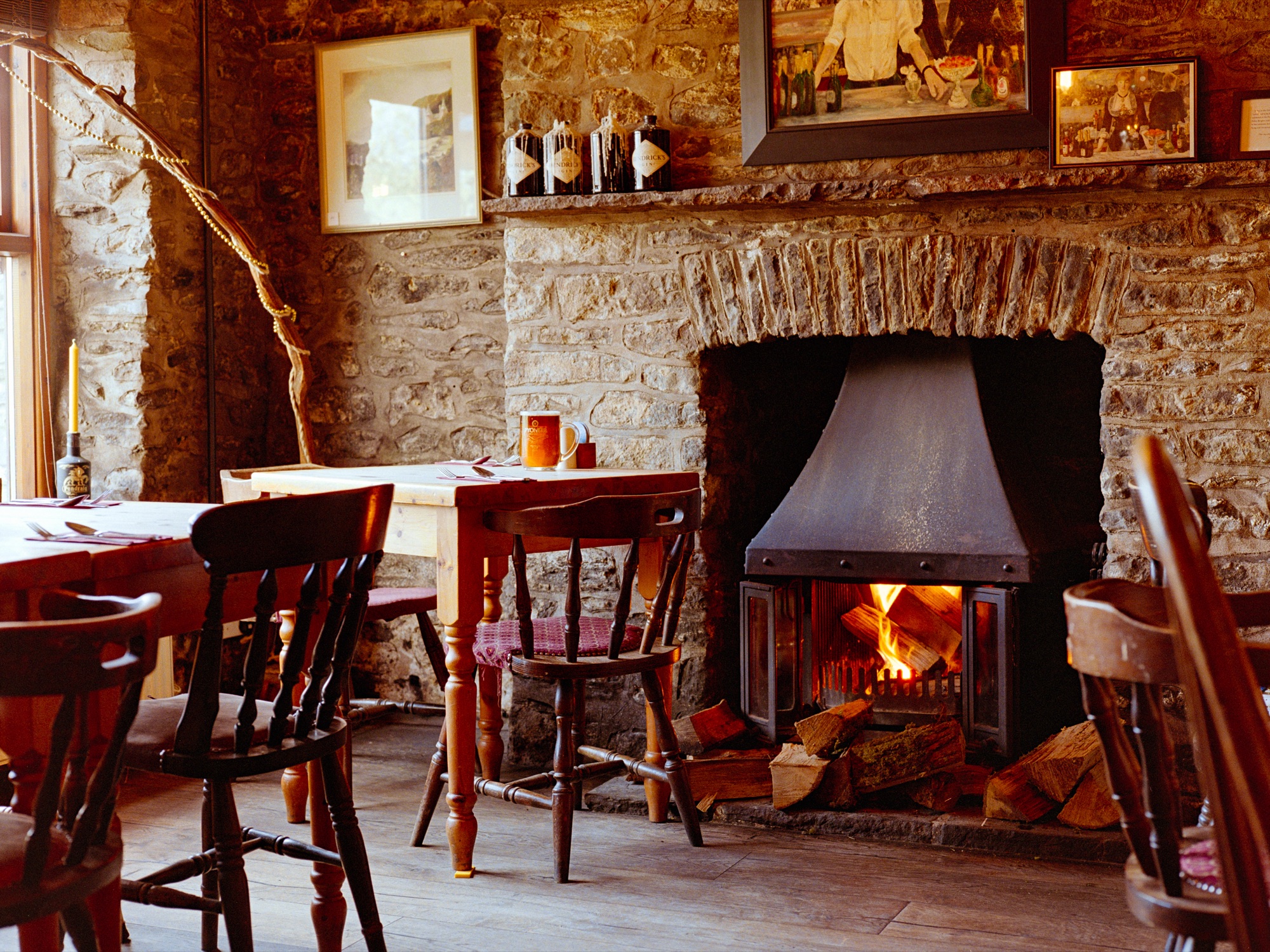 Fireplace and stone walls, Gwaelod y Garth Inn